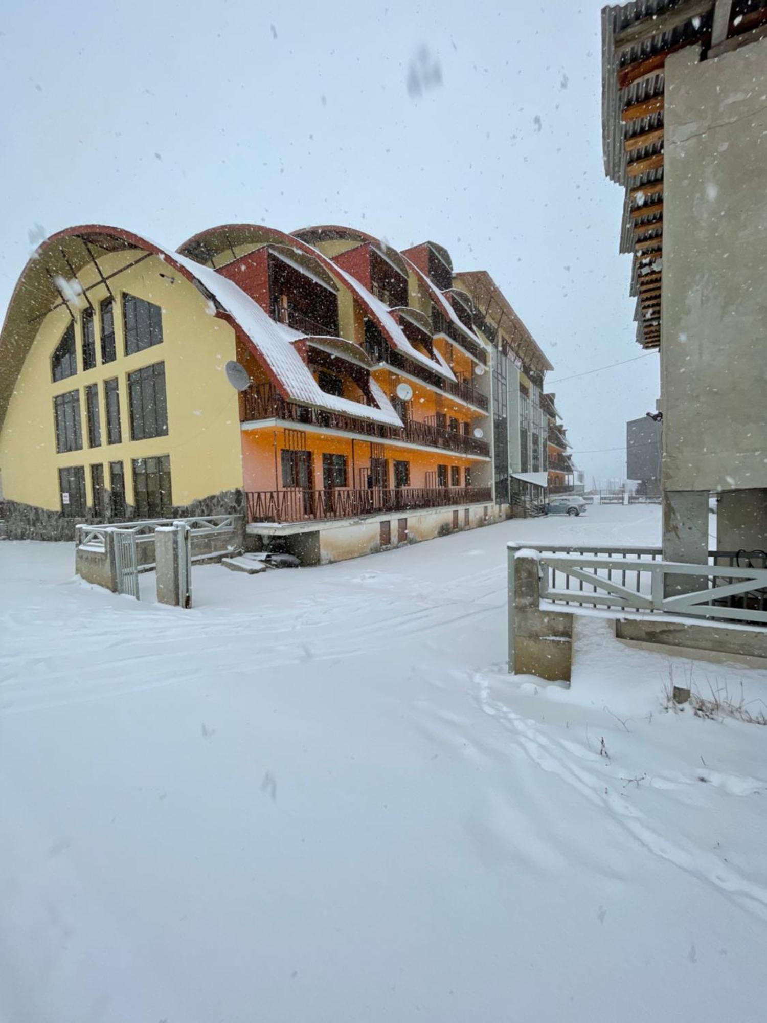 Apartment In Hotel Snow Plaza Bakuriani Exteriör bild